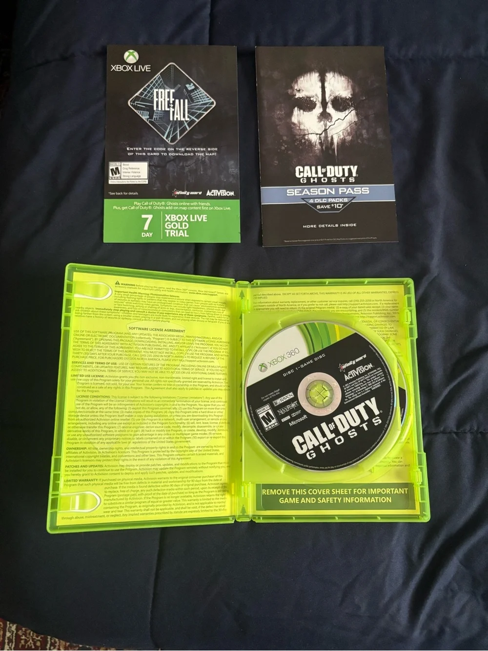 Xbox 360 “Call of Duty Ghosts” double disk, complete in box.